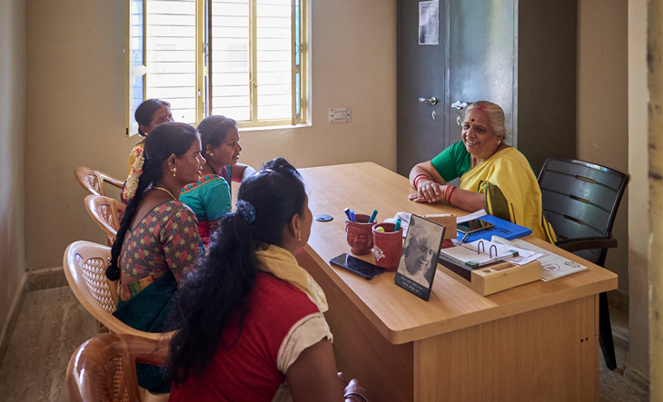 Beratungsgespräche für Frauen in Kolar, Indien 